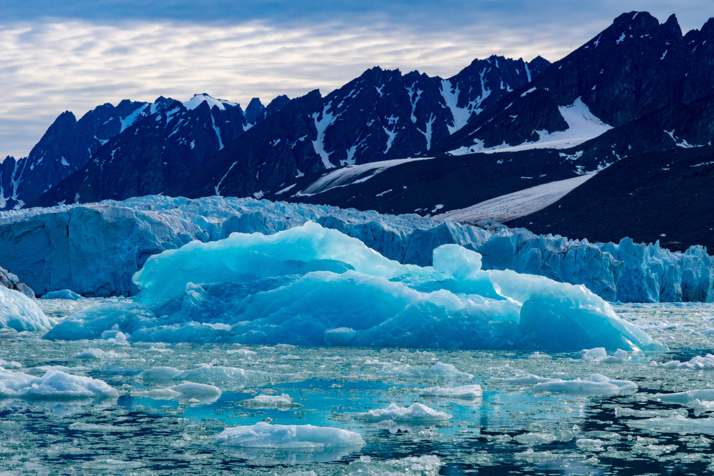 bråsvellsbreen glacier.webp